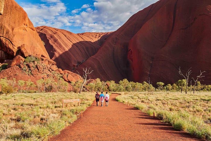 Uluru Base Tour and Sunset with Optional BBQ Dinner