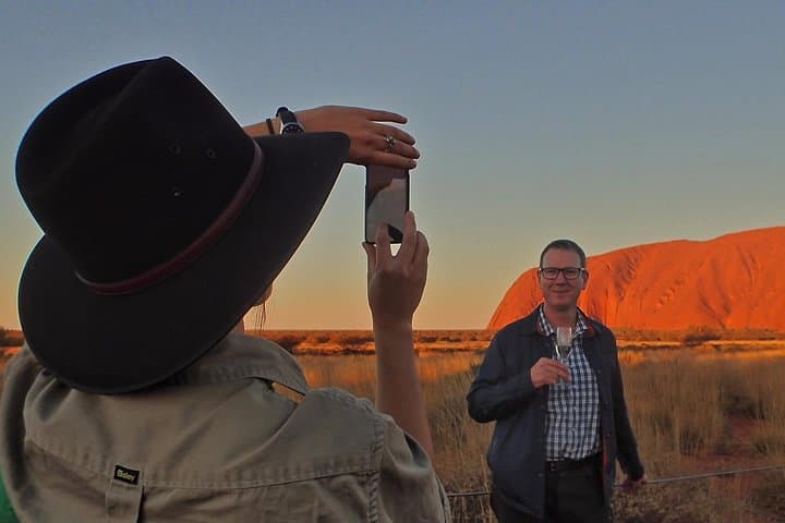 Small Group Uluru Sunset Tour image 3