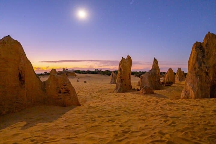 Pinnacles Desert Sunset and Stargazing Tour from Perth