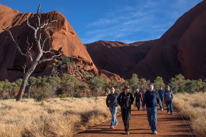 Uluru Sunrise Tour with Breakfast image 3