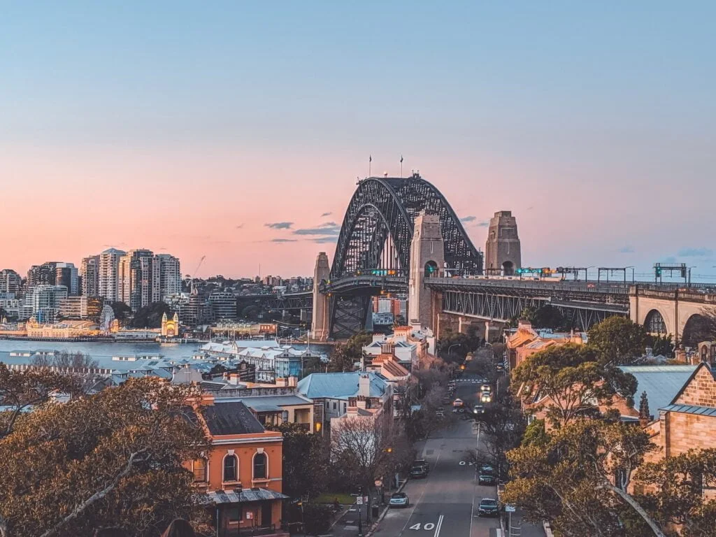 Sydney harbour bridge sydney backpackers - backpakcers - sunset in sydney