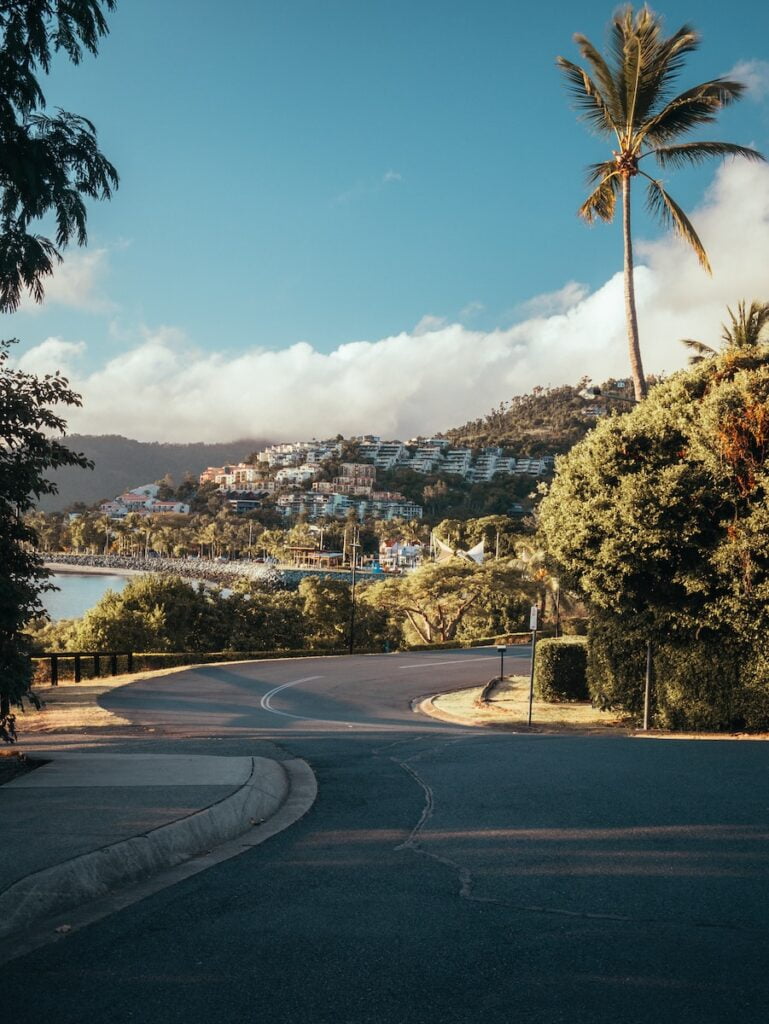 Find the best time to visit australia as a backpacker 1 Queensland - summer - backpacking - when to go backpacking - best time to visit australia